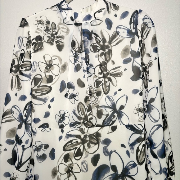 Modest dress super cute worn once SIZE MEDIUM - Picture 4 of 6